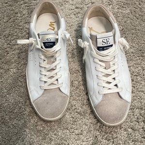Sam Edelman white leather sneaker. Size 8